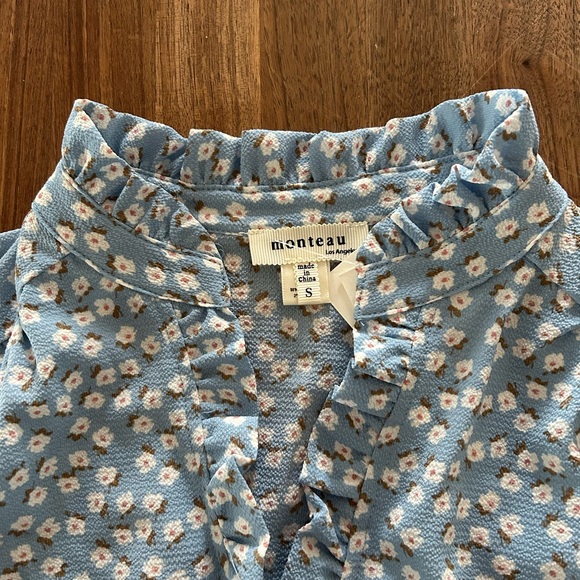 Monteau Blue and White Floral Blouse - NWT - Picture 4 of 6